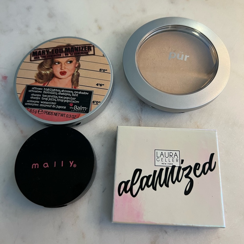Set of highlighters